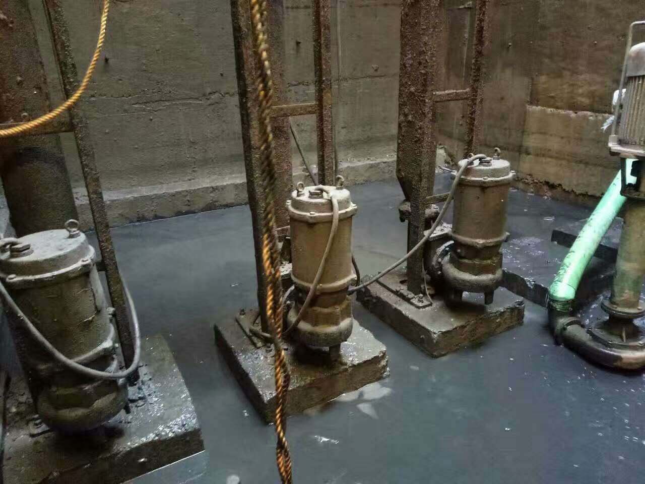 仪征污水池清理