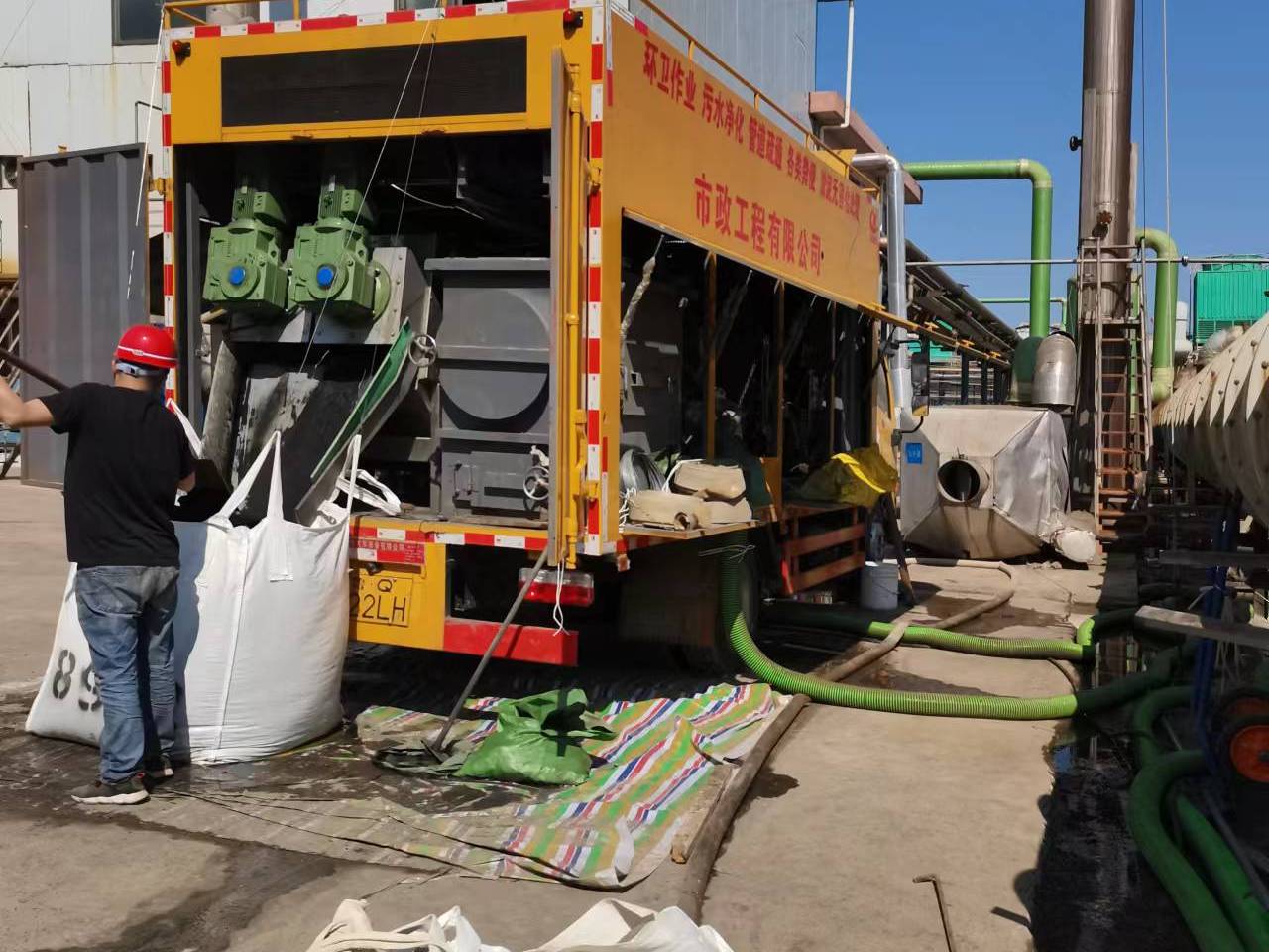 仪征淤泥压干处理